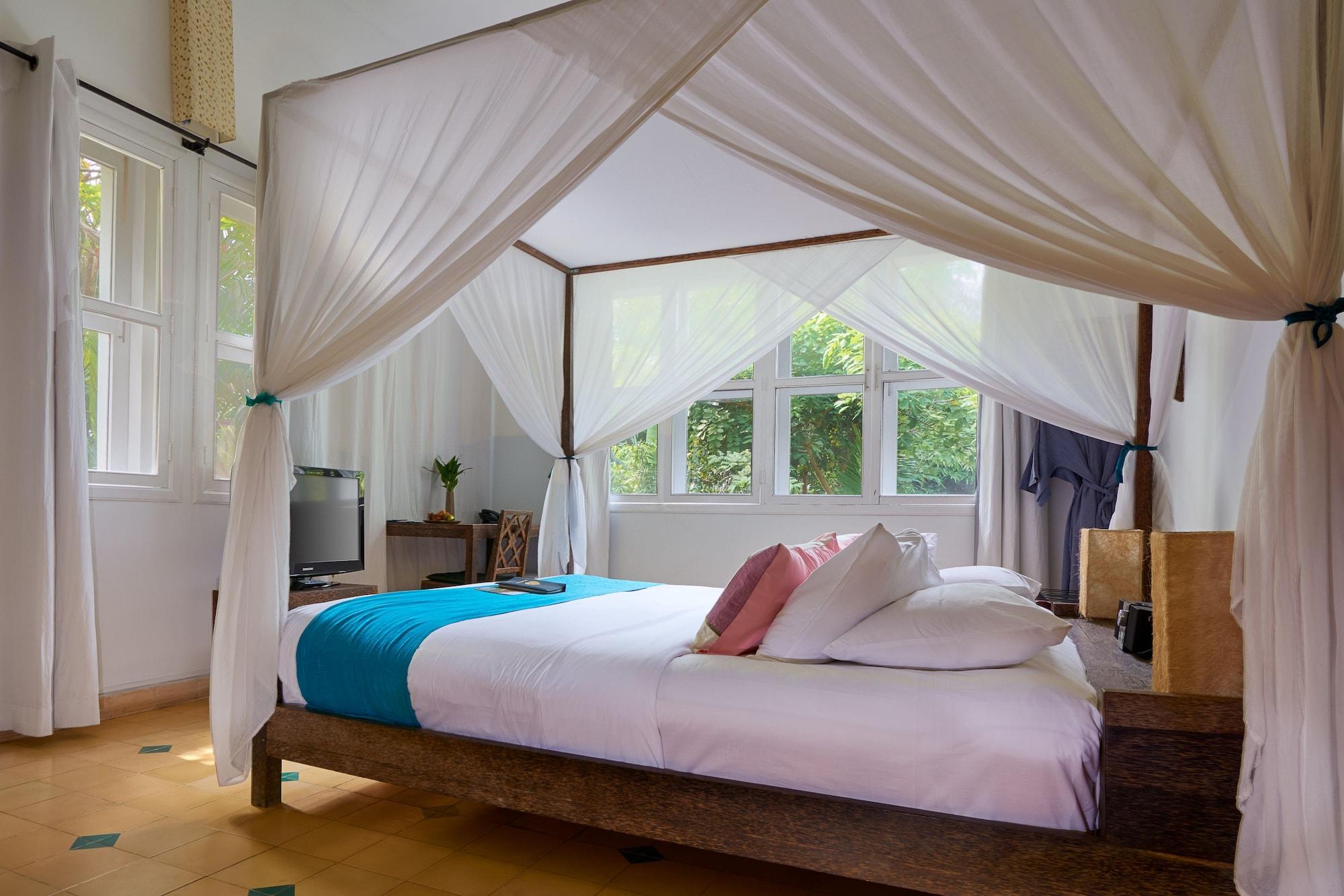 The Pavilion 4*